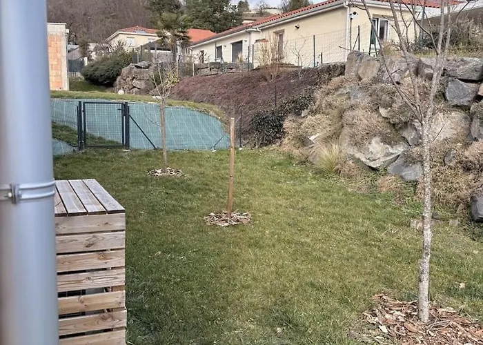 De Charme Au Coeur D'un Cadre Arbore Enval